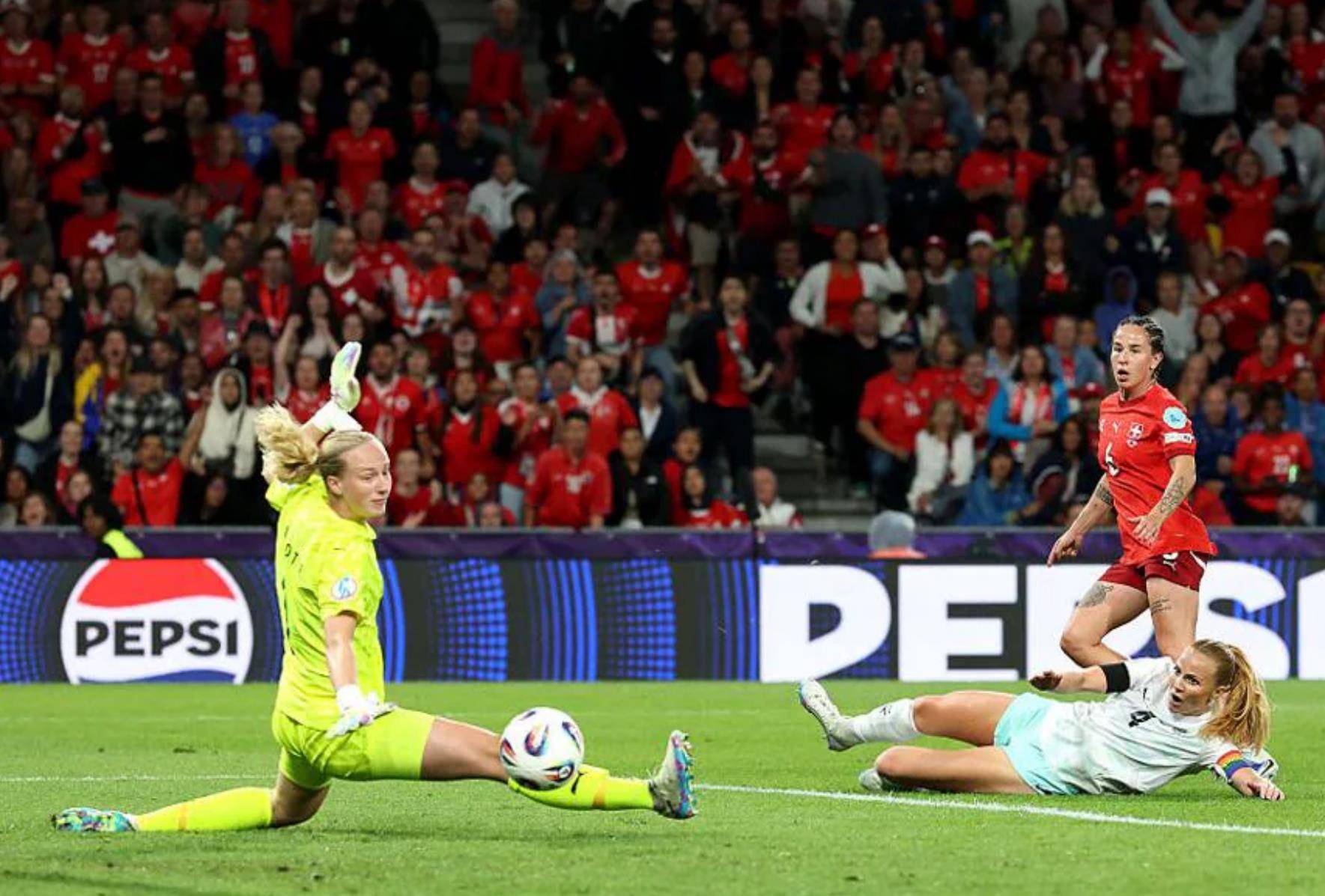 包含瑞士队主场大胜冰岛,信心大增,表现亮眼的词条 包含瑞士队主场大胜冰岛,信心大增,表现亮眼的词条