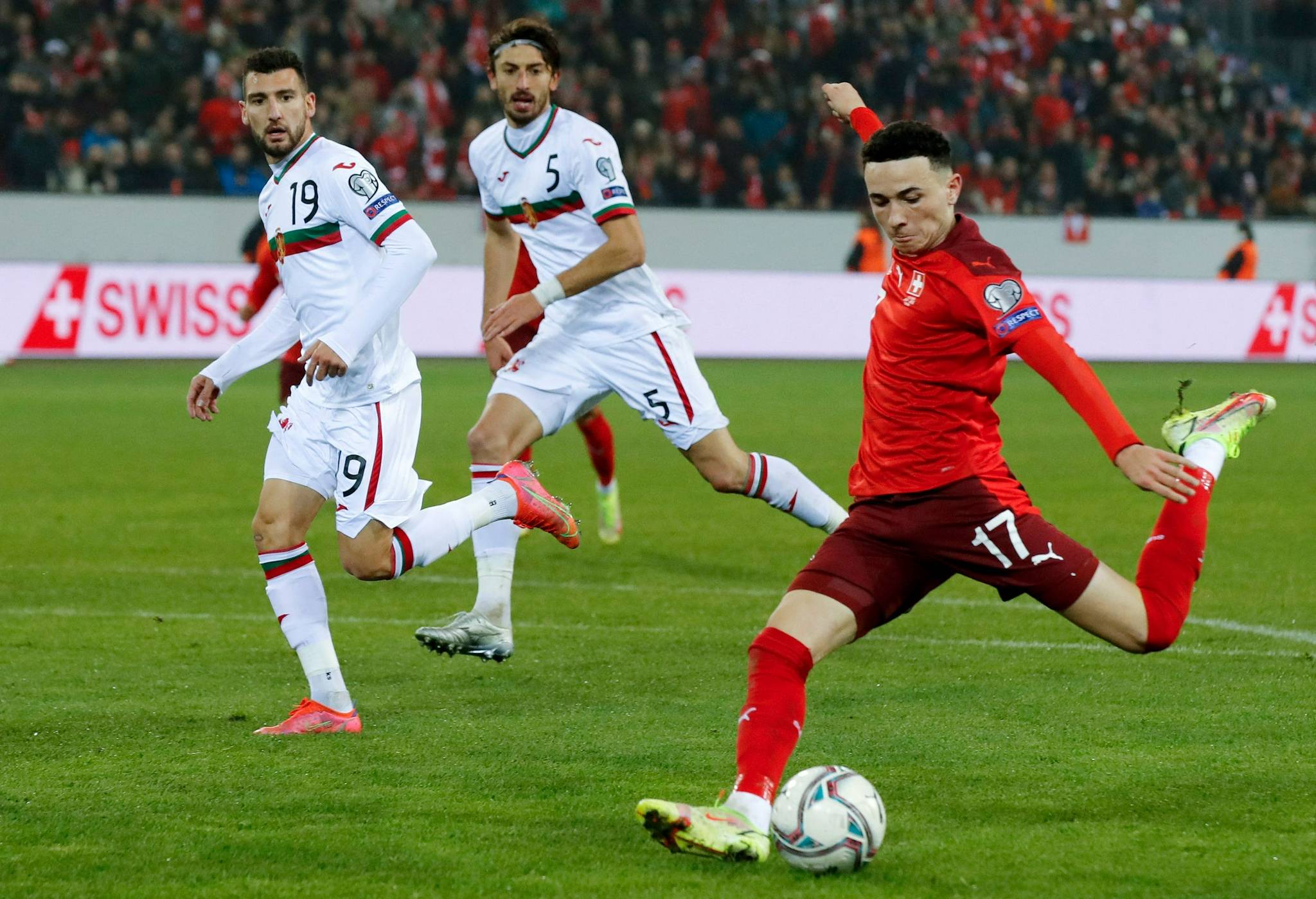 包含瑞士队主场大胜冰岛,信心大增,表现亮眼的词条 包含瑞士队主场大胜冰岛,信心大增,表现亮眼的词条