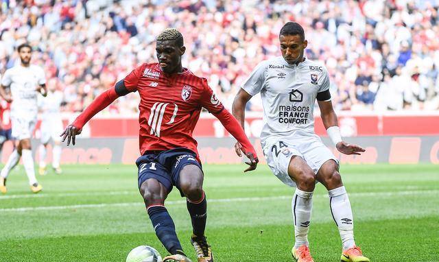 莱比锡主场逆转波尔多,完成关键胜利,引发热议 莱比锡主场逆转波尔多,完成关键胜利,引发热议