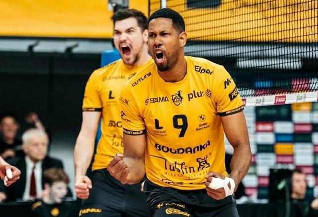 伊朗球队悍摘胜利,晋级亚冠淘汰赛,表现亮眼 伊朗球队悍摘胜利,晋级亚冠淘汰赛,表现亮眼