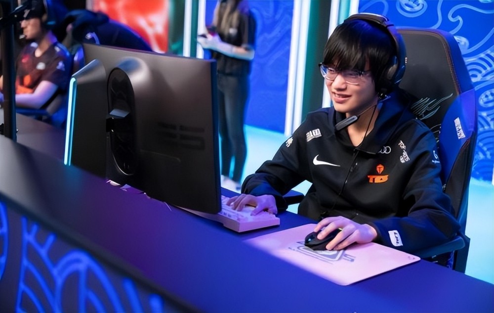 C9鏖战TL,Knight操刀奇招英雄翻盘鏖战多局成都决赛之夜,让粉丝疯狂欢呼 C9鏖战TL,Knight操刀奇招英雄翻盘鏖战多局成都决赛之夜,让粉丝疯狂欢呼