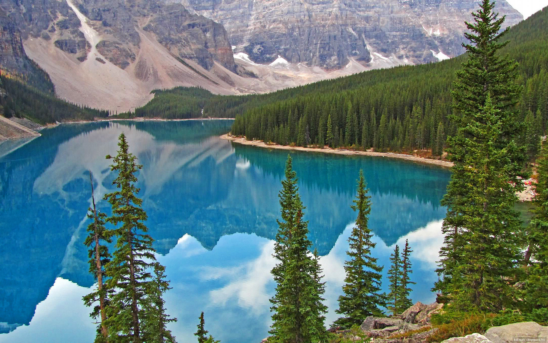 无声的轰鸣，当维尼修斯在嘘声中刺破命运的网