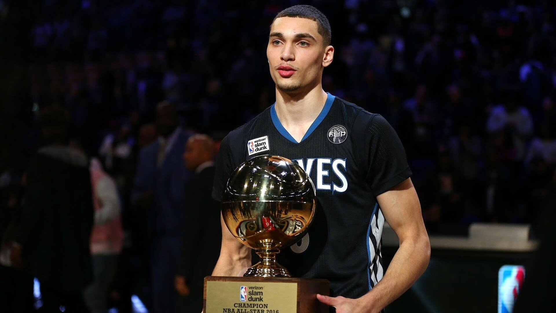 钢翼锁盐湖,当老鹰的防守哲学遇上德罗赞的古典艺术