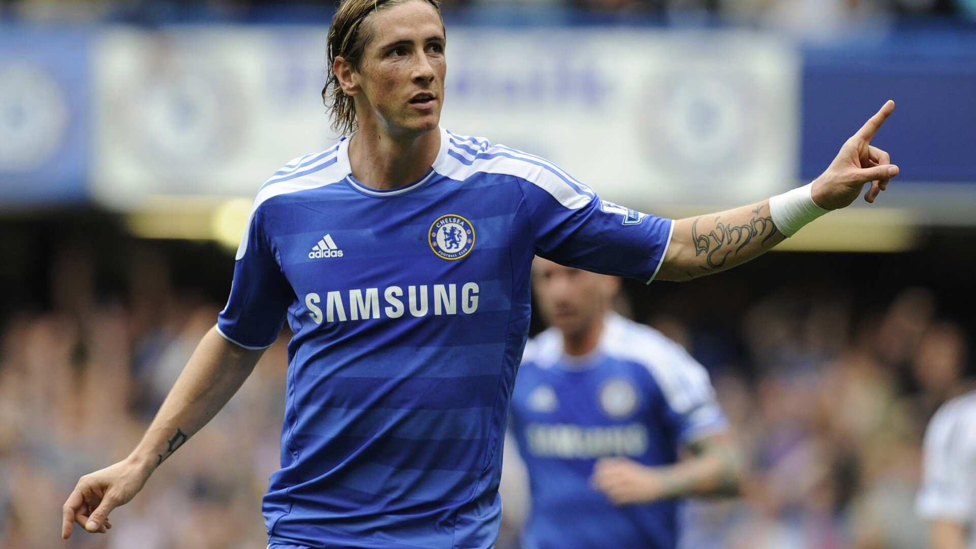 踏平雅典的军团与救赎的少年,从药厂碾压到哈弗茨重生的足球叙事